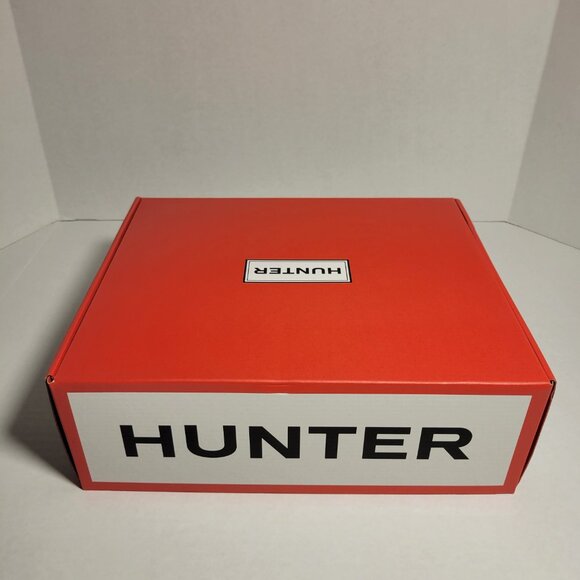 Hunter Women's Original Gloss Chelsea Boots in Black - Picture 4 of 10